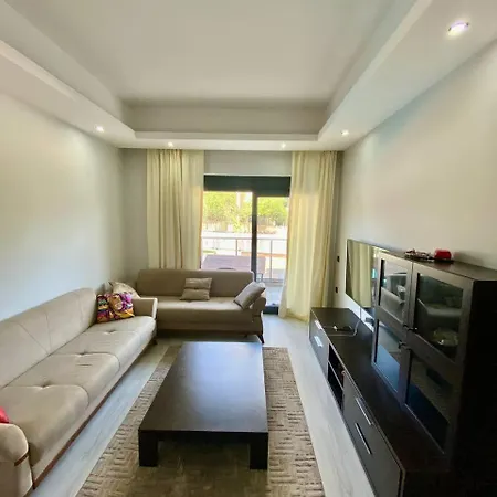 Apartamento Stylish 1br Flat Pool View & 10 Min Walk To